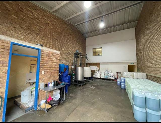 INDUSTRIAL PROPERTY TO RENT IN HENNOPSPARK